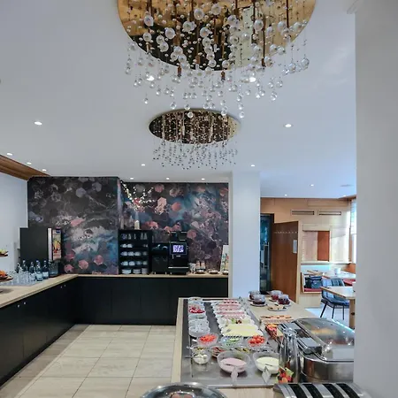 Arthotel Ana Flair Отель Нёрдлинген