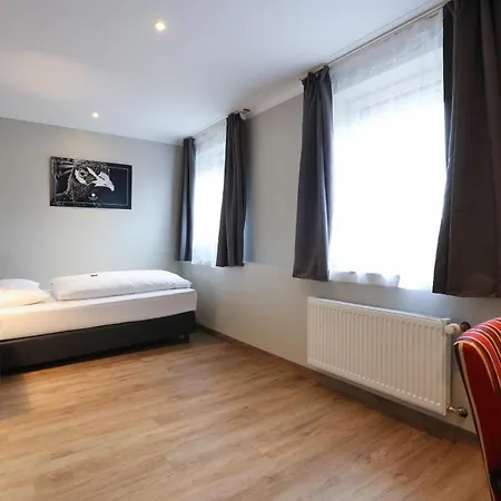 מלון Arthotel Ana Flair