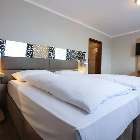 מלון Arthotel Ana Flair